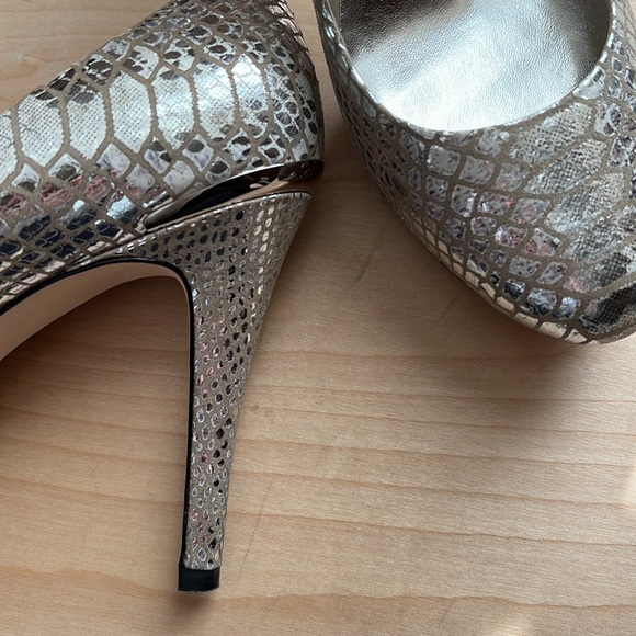 Snake Print Pumps - Picture 10 of 10